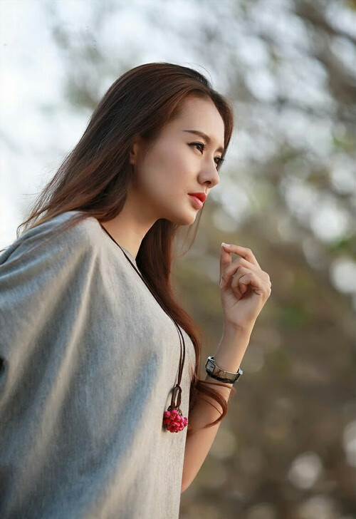 “全场焦点:明星球员的精彩表现点燃现场气氛”,明星球员图片