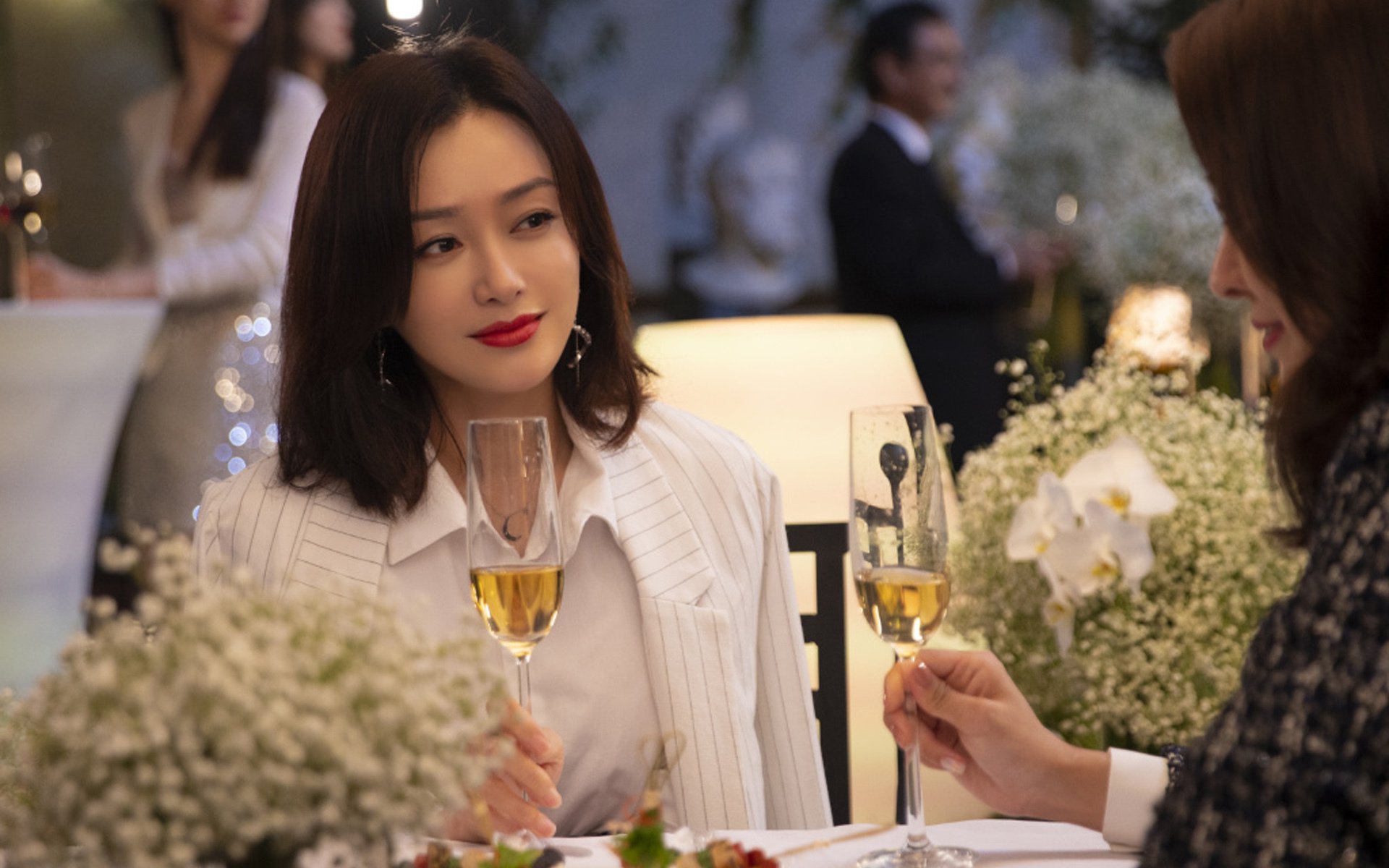 欧战资格竞争激烈,球队奋力争取,欧战和欧冠欧战啥意思_