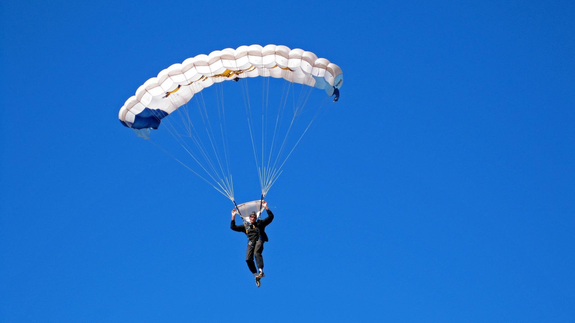 “六人制袋棍球：速度、力量与策略的完美碰撞”